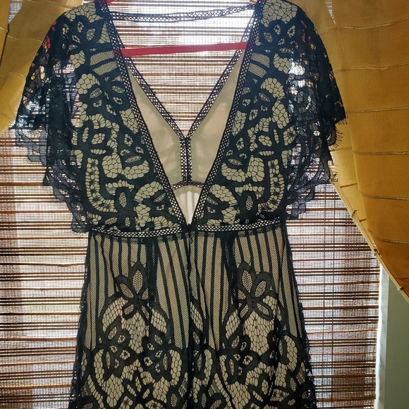 Top - Picture 2 of 2